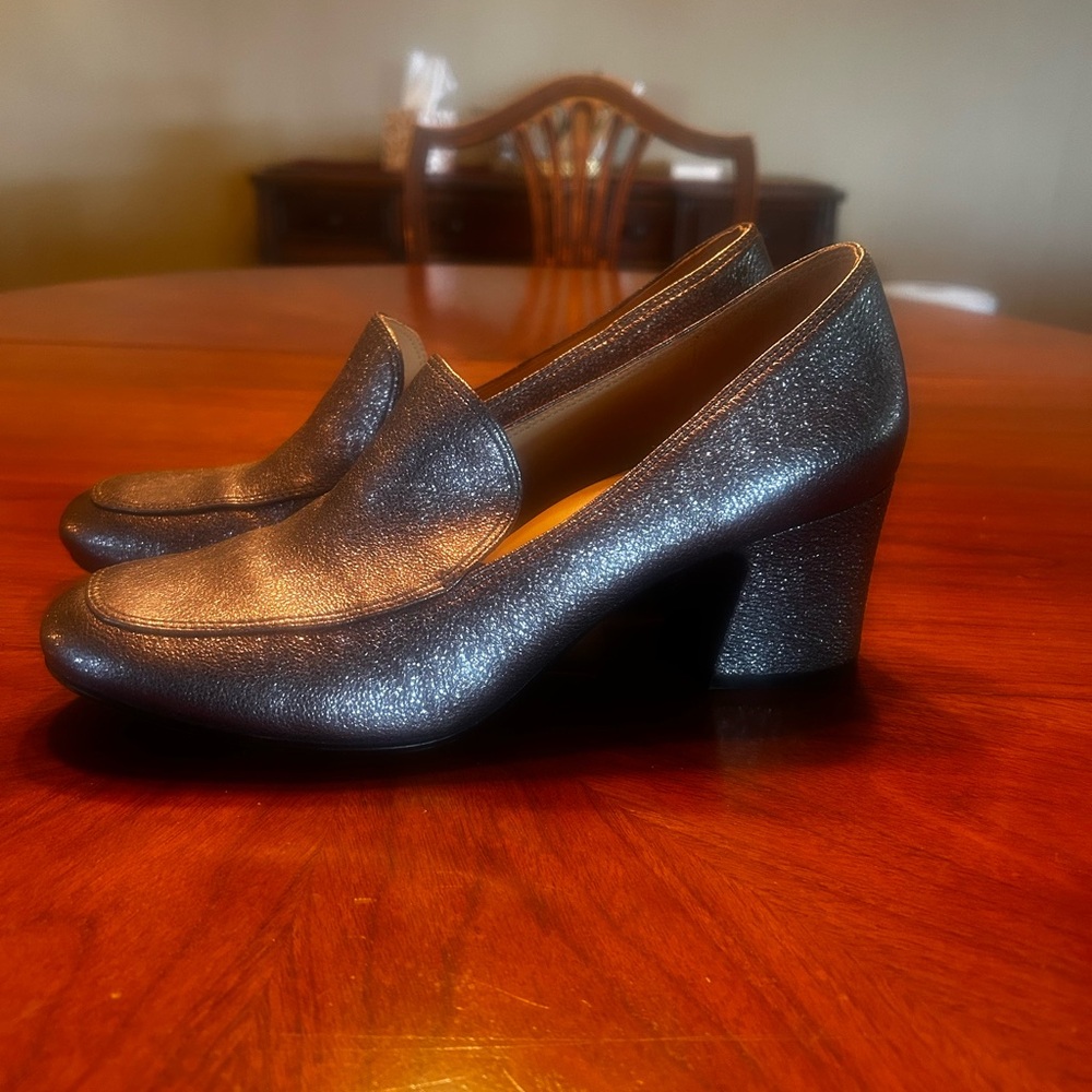 Silver Naturalizer heeled loafers